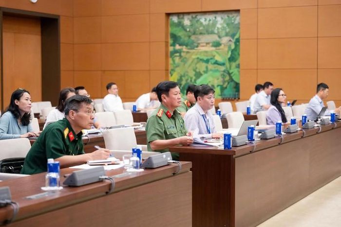 Đại biểu tham dự phiên họp.