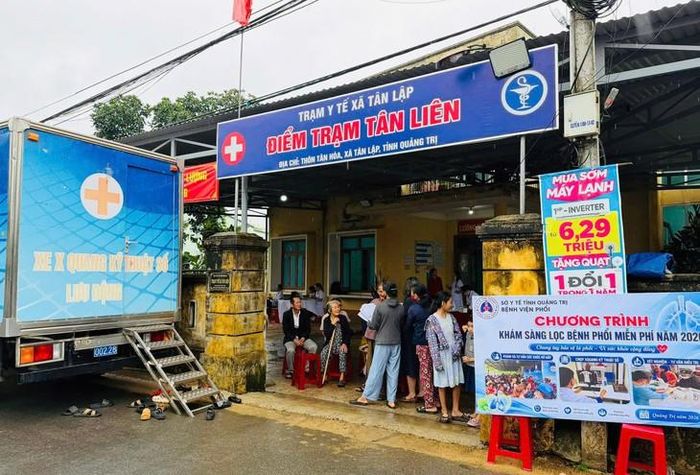 Bệnh viện Phổi tỉnh Quảng Trị khám, tầm soát lao và các bệnh lý về phổi cho nhân dân các xã vùng biên giới.
