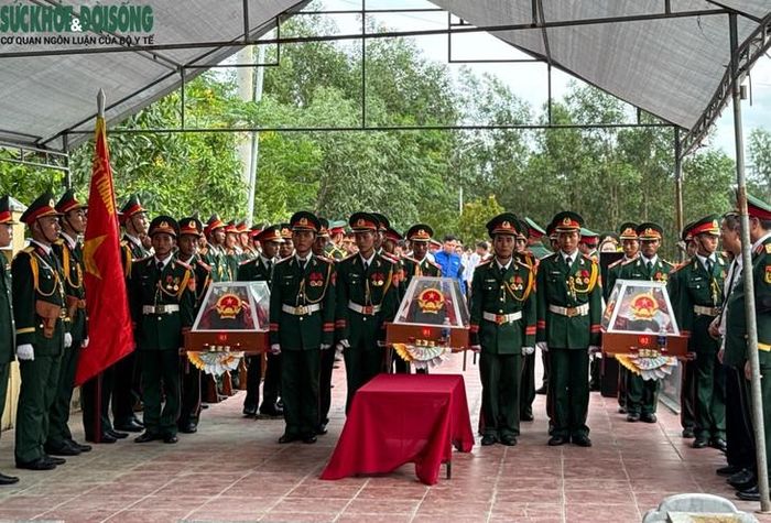 Vị trí chôn cất nằm ở góc bên trái của nghĩa trang liệt sĩ Hà Nha.