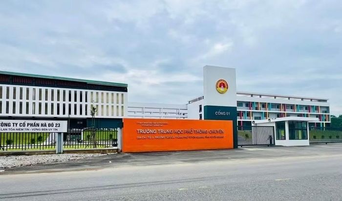 Vụ việc xảy ra tại THPT Chuyên Tuyên Quang gây xôn xao dư luận. (Ảnh minh họa: Fanpage nhà trường)
