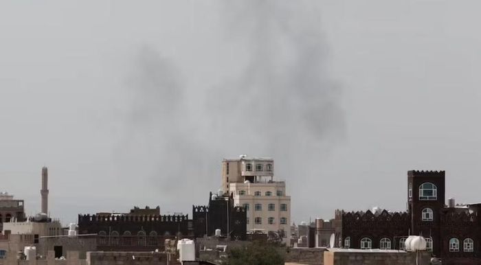 Trong khi đó, tình hình an ninh tại Iran tiếp tục diễn biến phức tạp. Đài truyền hình quốc gia Iran (IRIB) cho biết đã xảy ra 5 vụ nổ tại khu vực phía tây thành phố cảng Bandar Abbas ở miền nam nước này. Đây là địa điểm từng nhiều lần trở thành mục tiêu tấn công, gần nhất là ngày 13/7.