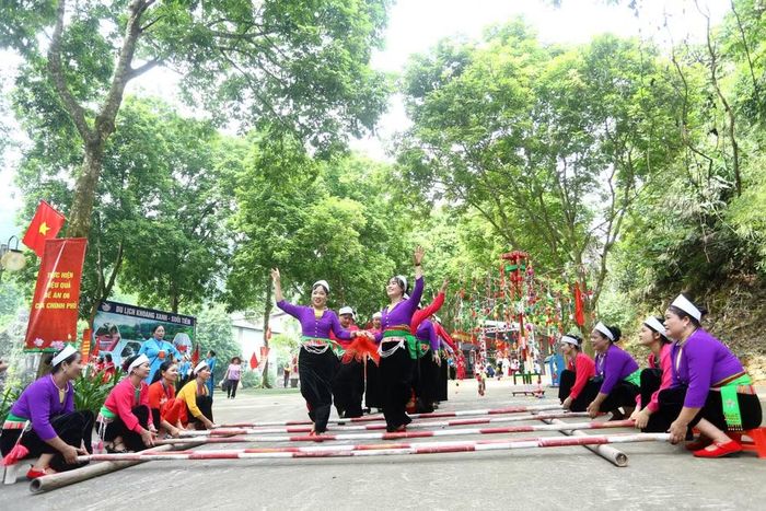 Những hoạt động văn hóa của đồng bào đã tạo không khí vui tươi, gắn kết, góp phần lan tỏa tinh thần đoàn kết trong Ngày hội "Toàn dân bảo vệ an ninh Tổ quốc" năm 2026