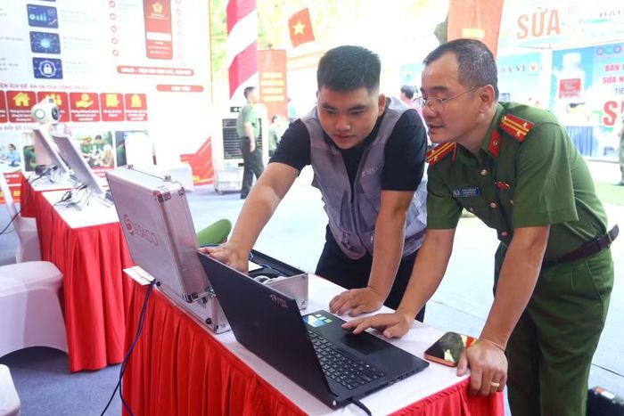 Các nền tảng này giúp người dân tra cứu thông tin, thực hiện thủ tục hành chính, phản ánh, tố giác tội phạm và tiếp cận các dịch vụ công nhanh chóng, thuận tiện 24/7