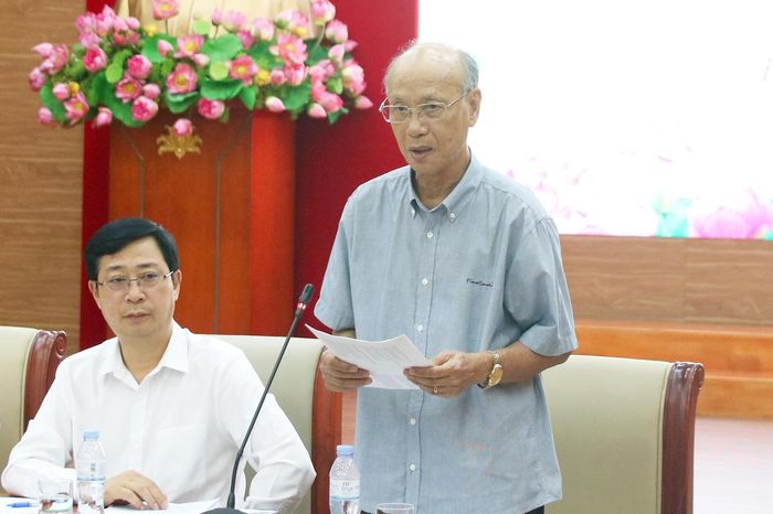 GS.TS Trần Ngọc Đường - Ủy viên Đoàn Chủ tịch, Chủ nhiệm Hội đồng tư vấn về Dân chủ và Pháp luật UBTƯ MTTQ Việt Nam phát biểu tại Hội nghị.