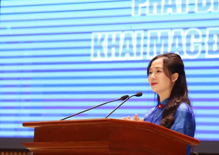 Bà Dương Minh Nguyệt, Chủ tịch Hội LHTN Việt Nam tỉnh Tuyên Quang khóa I, nhiệm kỳ 2026–2029 phát biểu tại Đại hội.