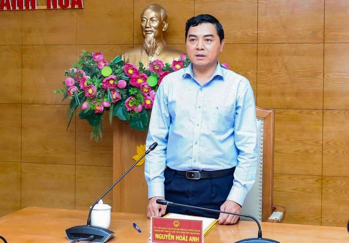 Chủ tịch UBND tỉnh Nguyễn Hoài Anh nhận nhiệm vụ lãnh đạo, điều hành chung thực hiện kịch bản tăng trưởng, đồng thời, gỡ vướng 139 dự án tồn đọng, kéo dài. Ảnh: Phong Sắc