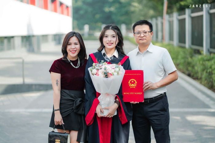  Khánh Linh chọn theo học ngành Kinh tế. 