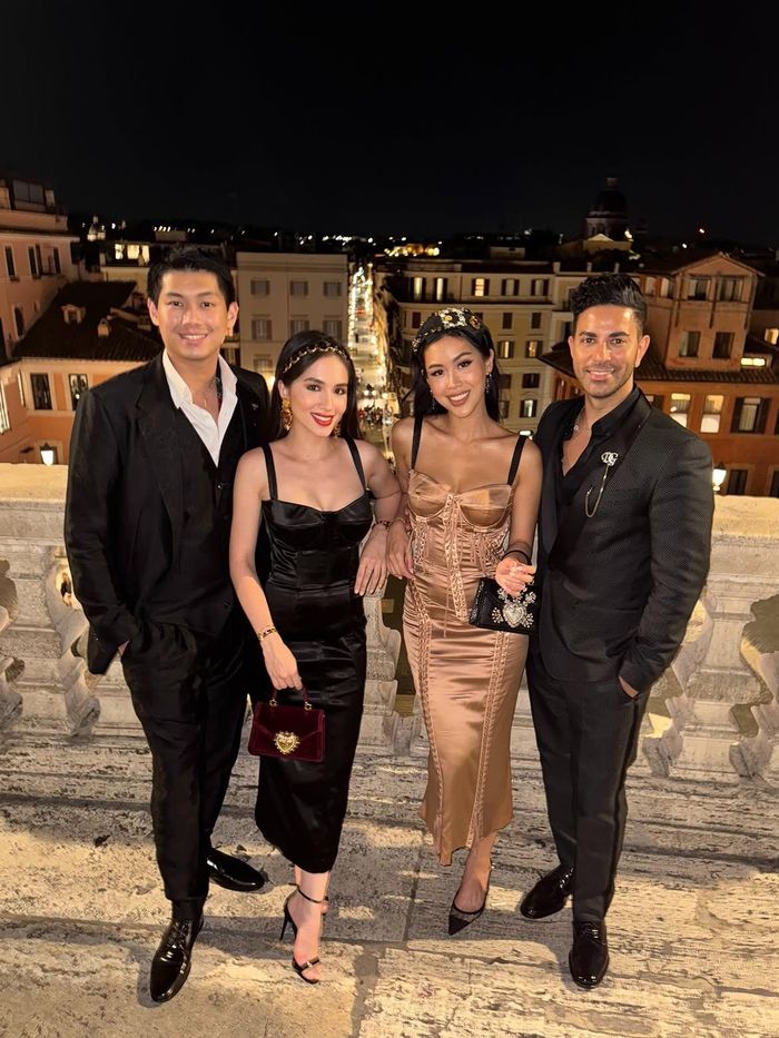 Erling Haaland và Tiên Nguyễn tiếp tục tham dự cùng sự kiện của thương hiệu Dolce & Gabbana, chứng minh mối quan hệ thân thiết với nhà mốt Italy. Ảnh: @aplasticplant, @tiennguyenn.