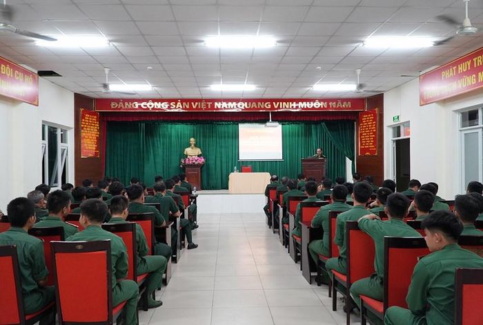 Bộ Tư lệnh TP.HCM đối thoại với lực lượng tìm kiếm, quy tập hài cốt liệt sĩ