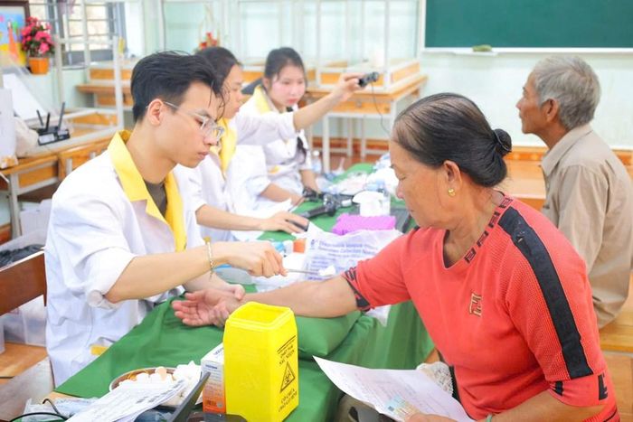 Việc lấy mẫu sinh phẩm ADN được thực hiện theo quy trình khoa học, bảo đảm chính xác