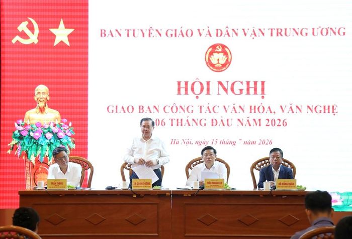 Thứ trưởng Bộ VHTTDL Tạ Quang Đông phát biểu