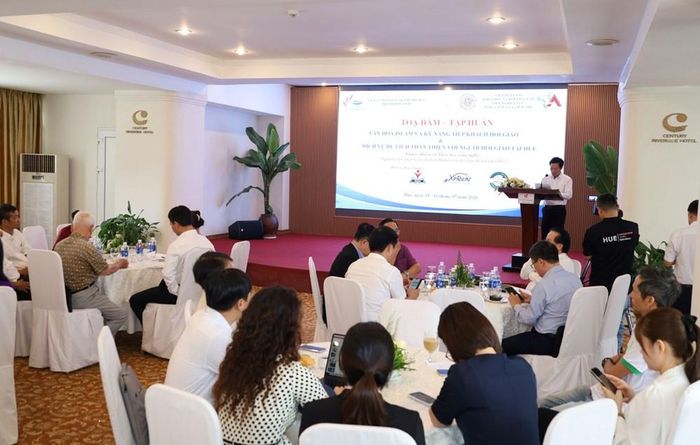 Các doanh nghiệp du lịch tại chương trình tọa đàm và tập huấn về phát triển du lịch Halal tại TP. Huế. Ảnh: HP