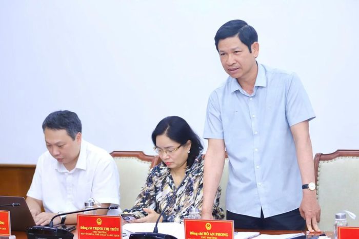Thứ trưởng Bộ VHTTDL Hồ An Phong phát biểu tại buổi làm việc