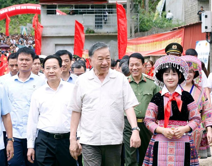 Tổng Bí thư, Chủ tịch nước Tô Lâm dự Ngày hội Toàn dân bảo vệ an ninh Tổ quốc năm 2026 tại bản Lóng Luông, xã Vân Hồ, tỉnh Sơn La
