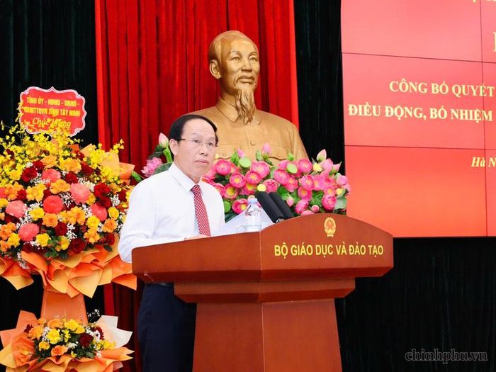  Phó Thủ tướng Lê Tiến Châu phát biểu tại Hội nghị, chúc mừng đồng chí Đoàn Trung Kiên và đồng chí Phạm Quang Hưng đã được Thủ tướng Chính phủ quyết định bổ nhiệm giữ chức vụ mới - Ảnh: VGP/Thu Sa 