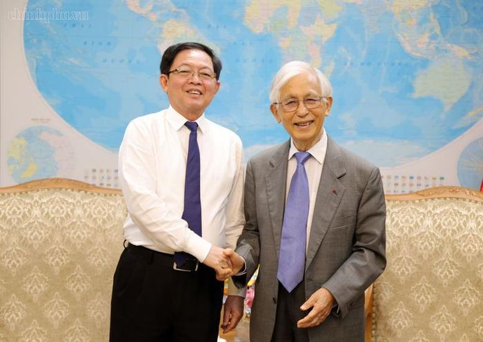 Phó Thủ tướng Hồ Quốc Dũng tiếp xã giao GS. Trần Thanh Vân - Ảnh: VGP/Gia Huy