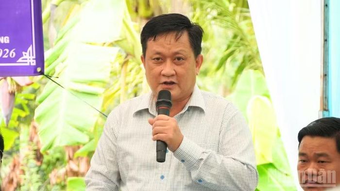 Ông Trương Trần Trọng Hiếu, Chủ tịch Ủy ban nhân dân xã Vị Thủy đặt mục tiêu được công nhận đạt chuẩn nông thôn mới vào cuối năm 2026.
