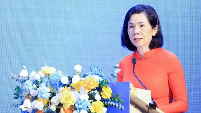 Phó Chủ tịch Hội Liên hiệp Phụ nữ Việt Nam Nguyễn Thị Minh Hương phát biểu tại buổi lễ inh danh các tác phẩm báo chí xuất sắc đoạt giải A. (Ảnh: TUẤN ANH)