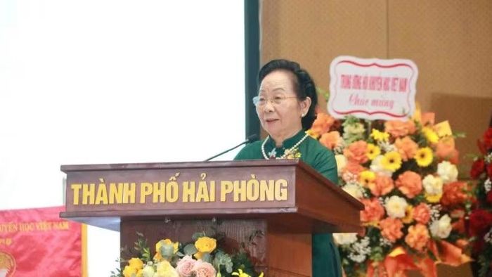 Giáo sư, Tiến sĩ Nguyễn Thị Doan, nguyên Ủy viên Trung ương Đảng, nguyên Phó Chủ tịch nước, Chủ tịch Hội Khuyến học Việt Nam phát biểu chỉ đạo Đại hội.