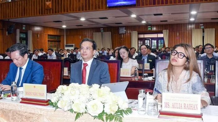 Đại biểu tham dự diễn đàn.