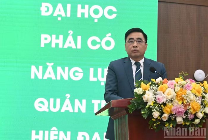 Thứ trưởng Nông nghiệp và Môi trường Nguyễn Quốc Trị phát biểu chúc mừng Học viện Nông nghiệp Việt Nam.
