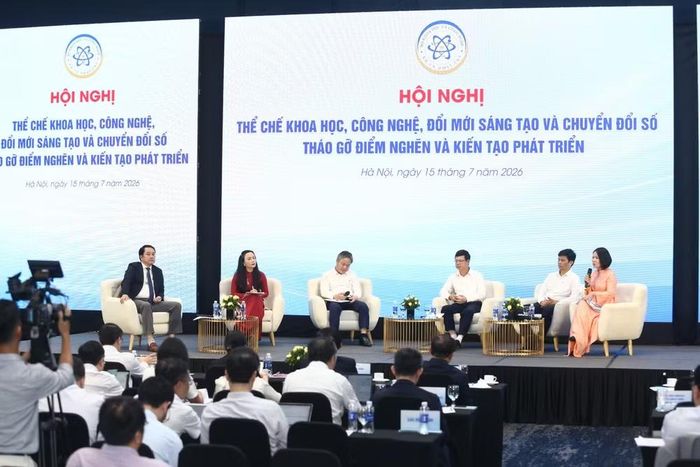 Các đại biểu trao đổi những băn khoăn, vướng mắc trong triển khai chính sách khoa học, công nghệ.