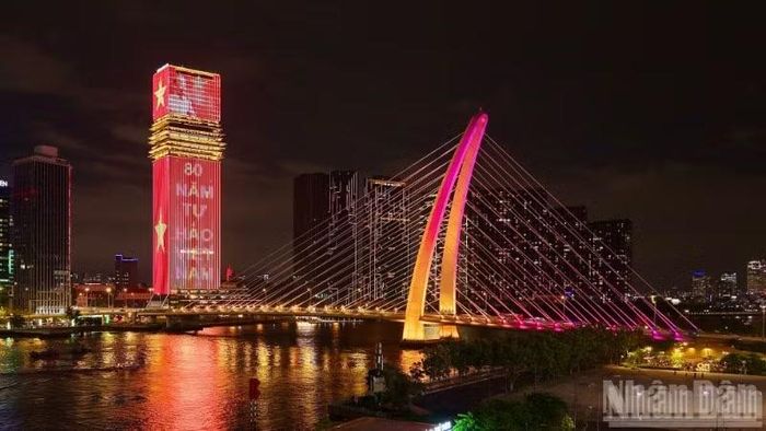 Thành phố Hồ Chí Minh là địa phương dẫn đầu Việt Nam về phát triển công trình xanh khi sở hữu diện tích sàn được chứng nhận xanh lớn nhất cả nước.