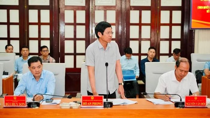 Thứ trưởng Văn hóa, Thể thao và Du lịch Hồ An Phong phát biểu tại buổi làm việc.