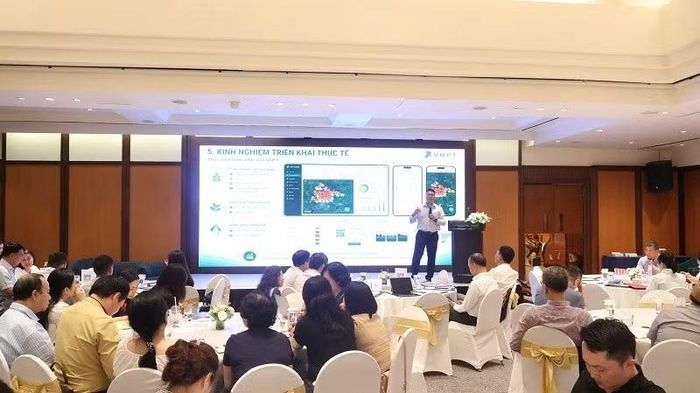 Đại diện Trung tâm Xúc tiến đầu tư và Phát triển doanh nghiệp tỉnh Bắc Ninh phát biểu tại hội nghị.
