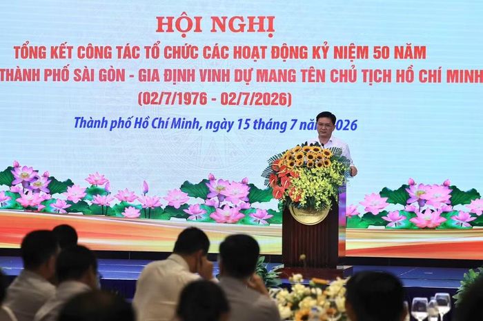 Đồng chí Nguyễn Mạnh Cường, Ủy viên Dự khuyết Trung ương Đảng, Phó Chủ tịch Ủy ban nhân dân Thành phố Hồ Chí Minh phát biểu tại hội nghị.