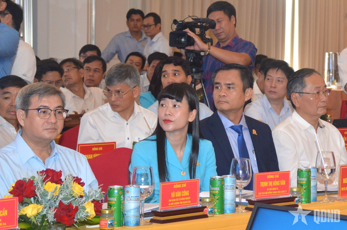  Các đại biểu dự hội thảo.