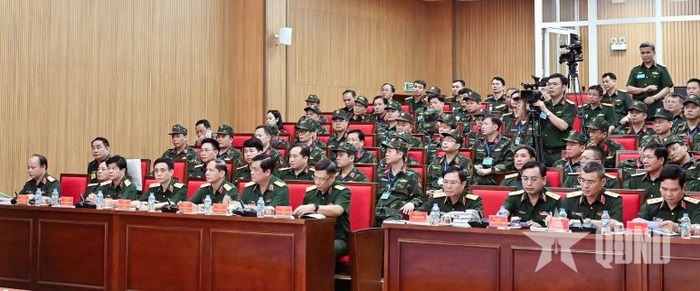  Các đại biểu dự tham quan diễn tập.