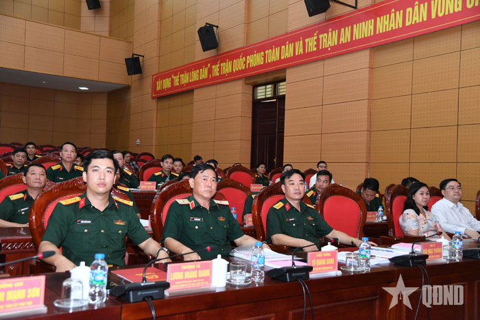 Các đại biểu dự hội nghị. 