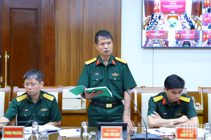 Các đại biểu phát biểu ý kiến tại hội nghị. 