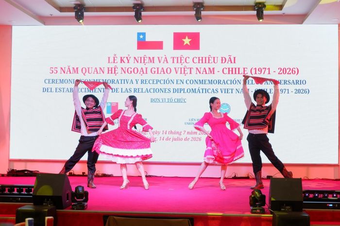 Một tiết mục văn nghệ tại Lễ kỷ niệm. Ảnh: P.T