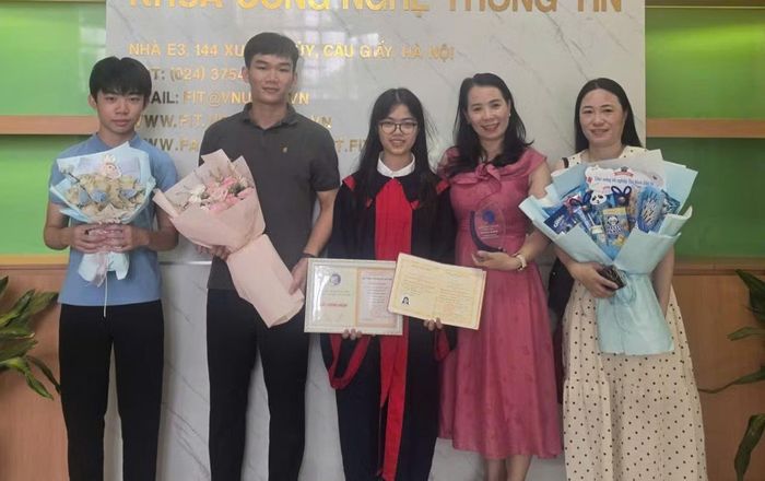 Người mẹ làm giáo viên Toán cùng gia đình luôn là hậu phương tiếp lửa cho Hải Anh.