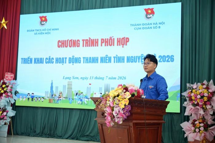 Đồng chí Tạ Đình Hòa - Ủy viên Ban Thường vụ Thành đoàn Hà Nội, Cụm Trưởng đoàn số 8 Khối trường học Thành đoàn, Đảng ủy viên, Bí thư Đoàn Thanh niên Học viện Tài chính phát biểu khai mạc.