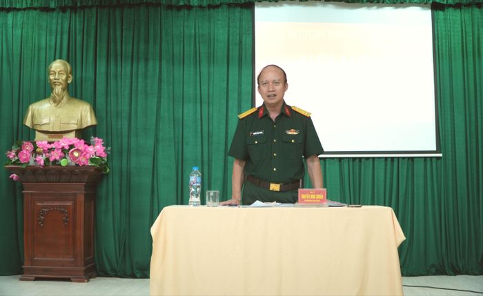 Đại tá Nguyễn Đình Chuẩn phát biểu chỉ đạo hội nghị