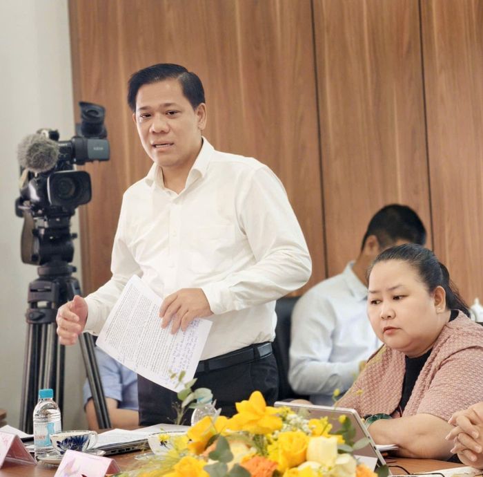 Đại diện Văn phòng Thành ủy TPHCM hướng dẫn về các quy định liên quan đến công tác đảng