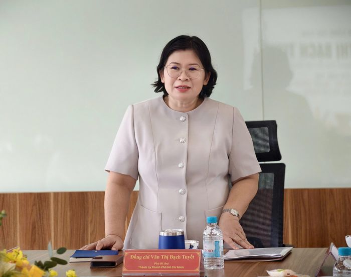 Phó Bí thư Thành ủy Văn Thị Bạch Tuyết phát biểu chỉ đạo tại buổi làm việc