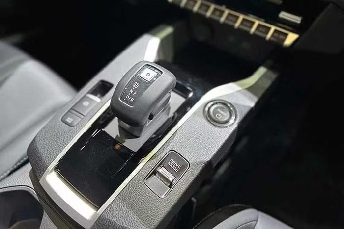 Lãnh đạo Mitsubishi cũng xác nhận một trong hai mẫu xe hybrid đang được hãng phân phối tại Thái Lan – gồm Xpander Hybrid và Xforce Hybrid – sẽ được bán và lắp ráp ngay tại Indonesia.