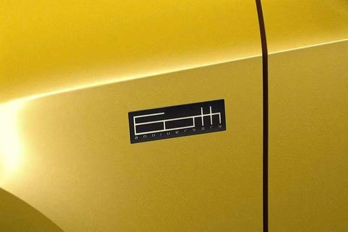 Về vận hành, Corolla Sport G Z Active Elegance không có thay đổi so với phiên bản hiện hành. Xe tiếp tục sử dụng hệ truyền động hybrid gồm động cơ xăng 1.8L kết hợp mô-tơ điện, cho tổng công suất 138 mã lực và đi kèm hộp số vô cấp CVT, truyền động đến cầu trước.