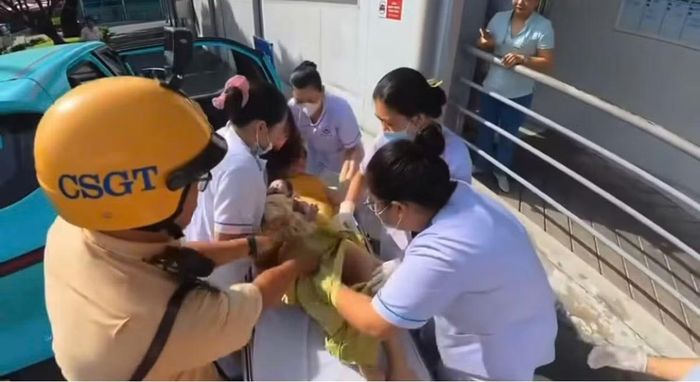 Thai phụ đã hạ sinh ngay trên taxi
