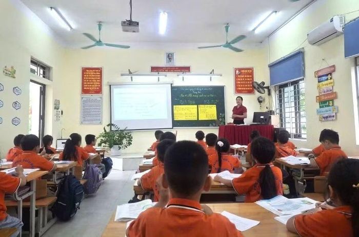 Nhà trường đẩy mạnh ứng dụng công nghệ số trong dạy và học.