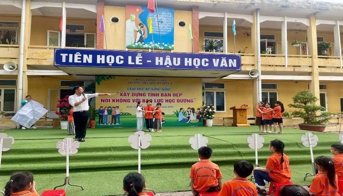 Nhà trường đẩy mạnh các hoạt động giáo dục kỹ năng sống cho học sinh.