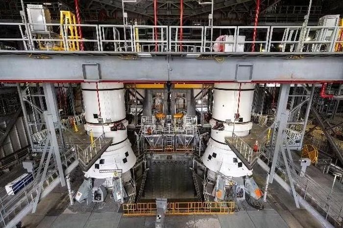 Các phân đoạn tên lửa đẩy của Dự án Artemis III.