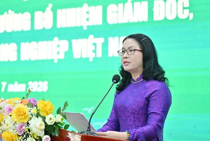 GS.TS Nguyễn Thị Lan phát biểu nhậm chức.