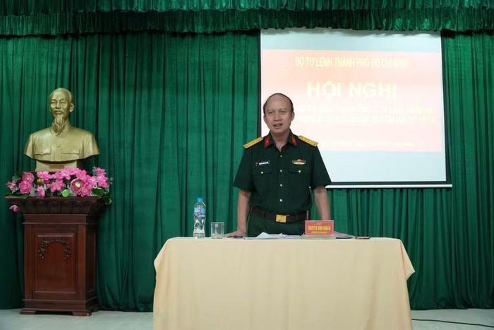 Đại tá Nguyễn Đình Chuẩn, Thành ủy viên, Phó Chính ủy Bộ Tư lệnh TPHCM.