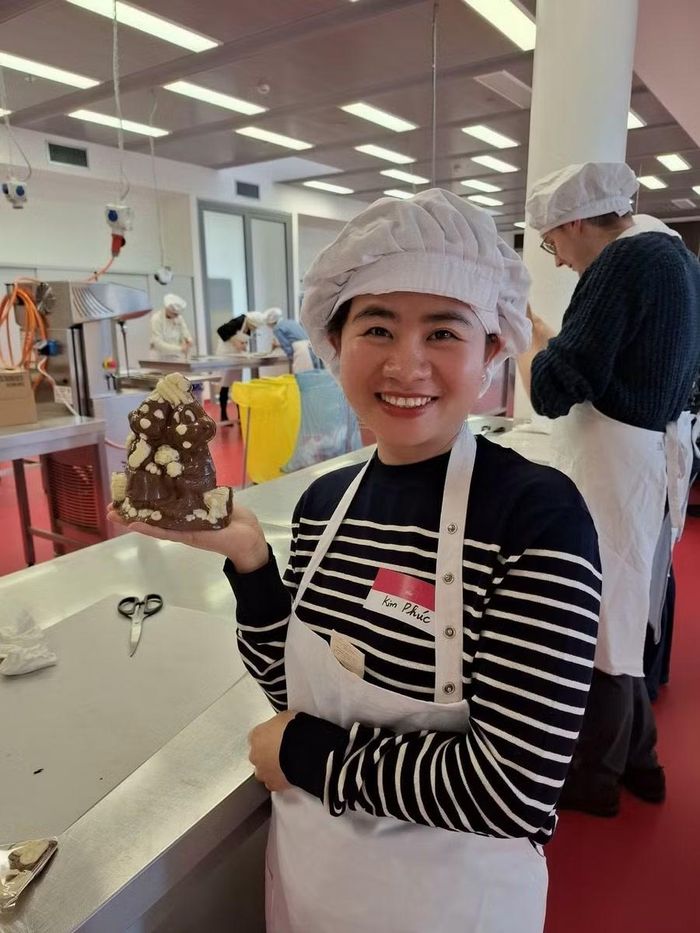 Nguyễn Thị Kim Phúc làm việc tại Cộng hòa Liên bang Đức.