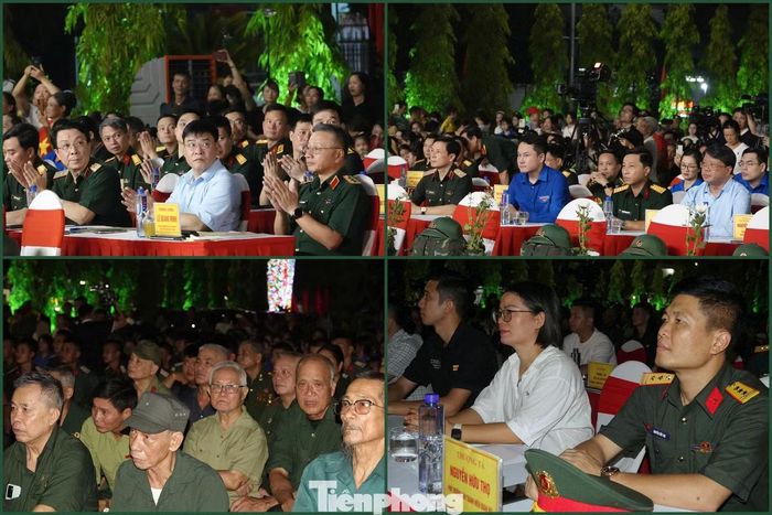 Các đại biểu tham dự chương trình.